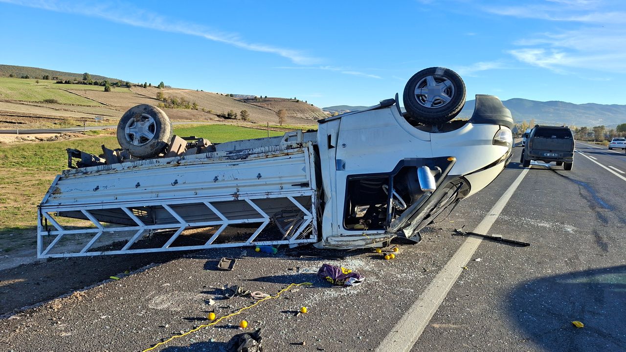 Kütahya’da kamyonet ile arazi aracı çarpıştı: 4 yaralı