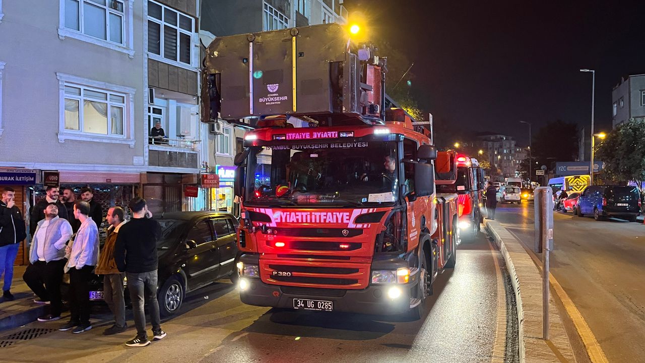 Esenler’de apartman yangını: 15 kişi hastaneye kaldırıldı