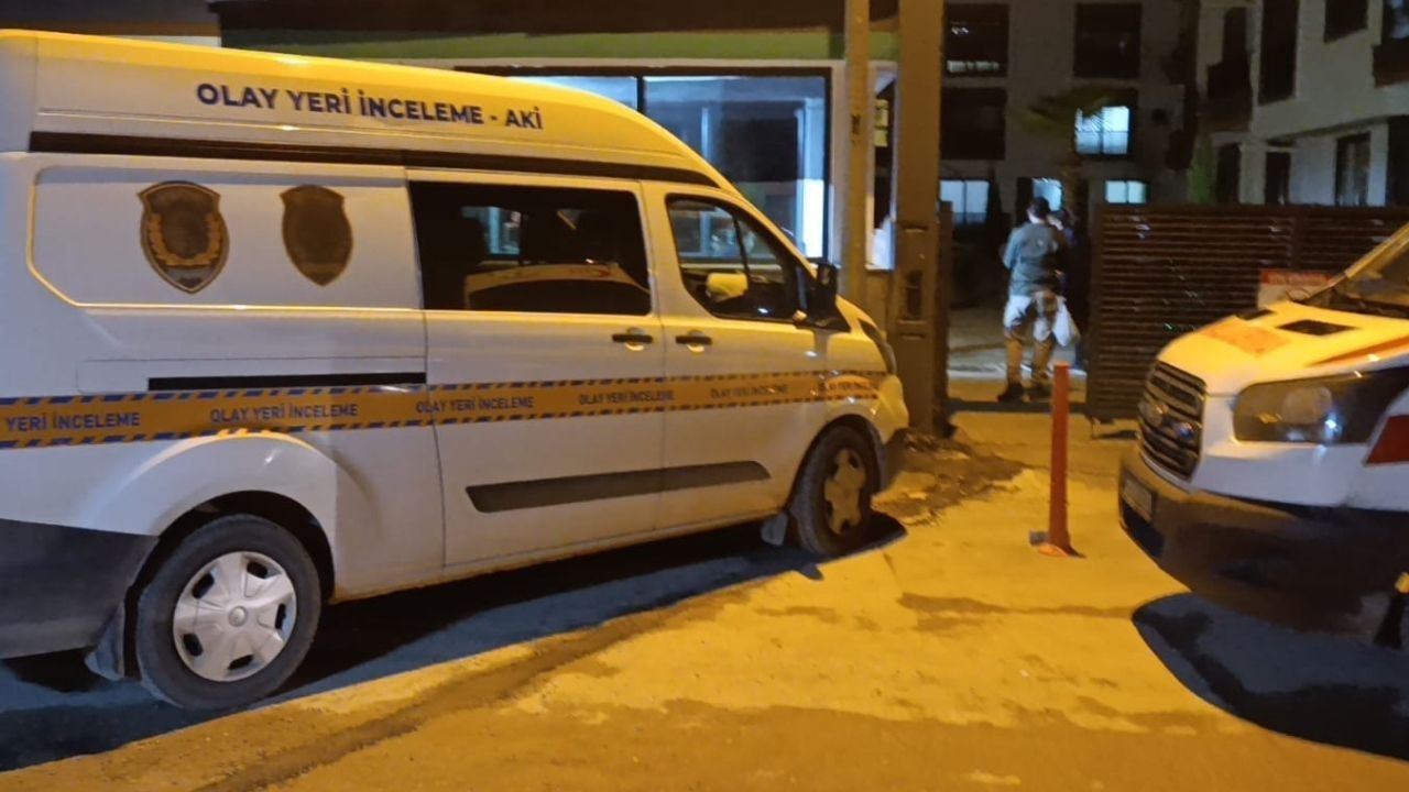 İzmir’de aile faciası: Anne ve babasını öldürüp intihar etti