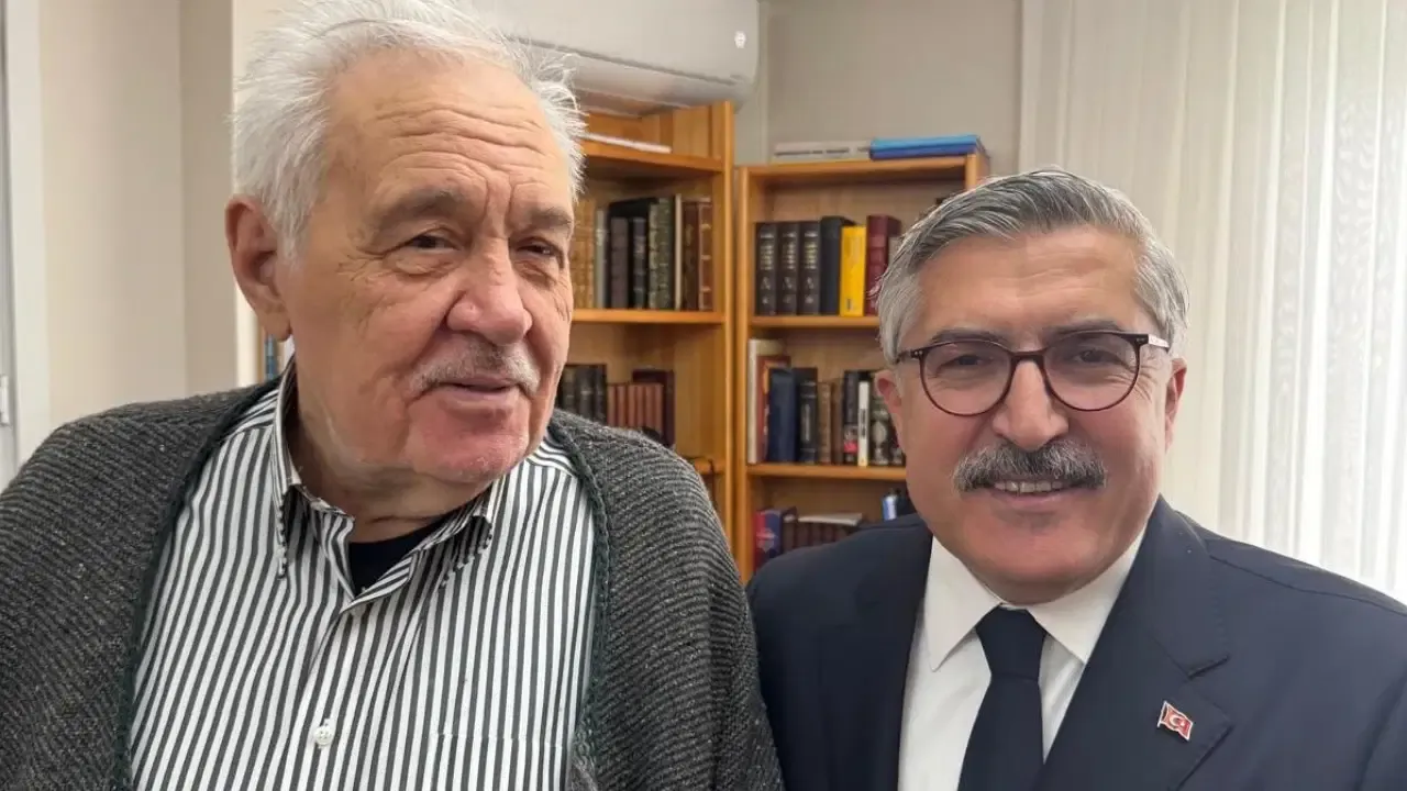 AKP’li isimden İlber Ortaylı’ya Geçmiş Olsun Ziyareti