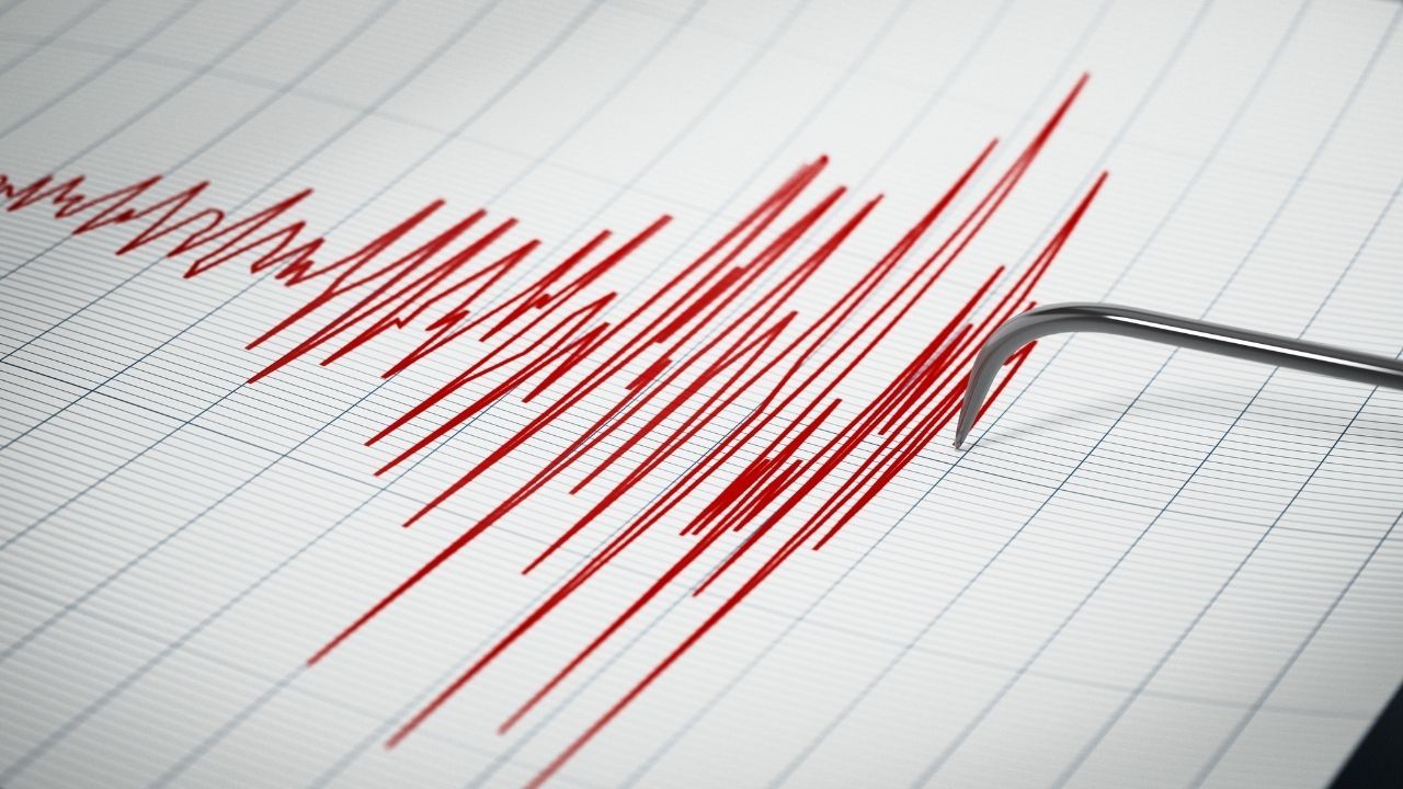 Balıkesir Sındırgı’da 6,1 büyüklüğünde deprem: İstanbul dahil birçok ilde hissedildi