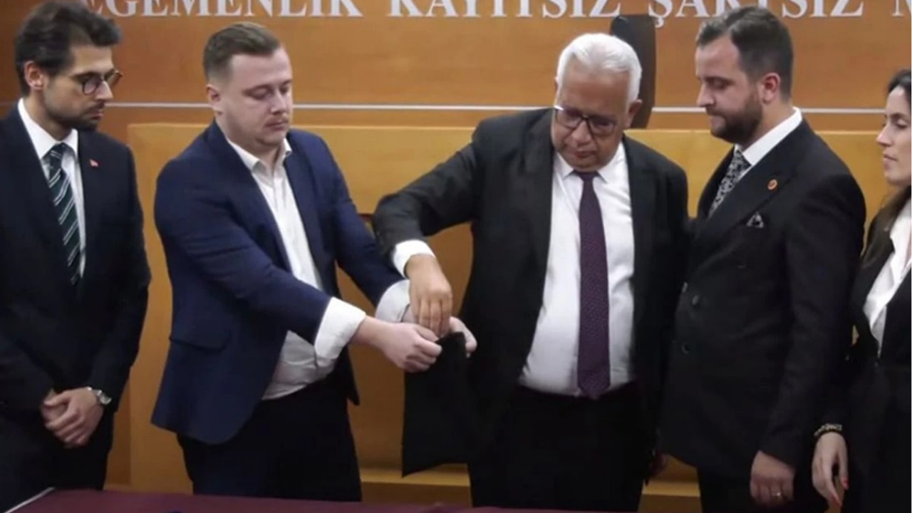Bayrampaşa Belediyesi AKP'ye Geçti!