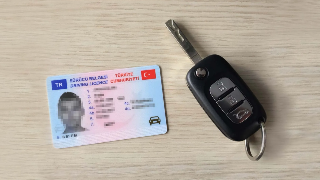 Ehliyet yenileme süresinde bugün son gün: 1,8 milyon kişi hala eski ehliyet kullanıyor
