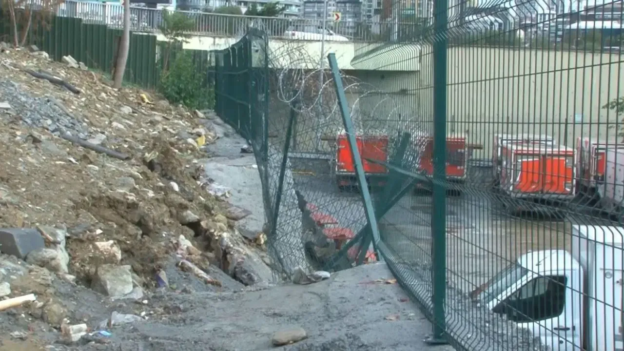 Facia An Meselesiydi! Dondurma Fabrikasının Duvarı Gece Yarısı Çöktü