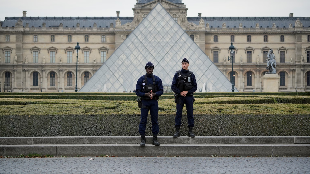 Louvre Müzesi Soygununda 2 Kişi Yakalandı!