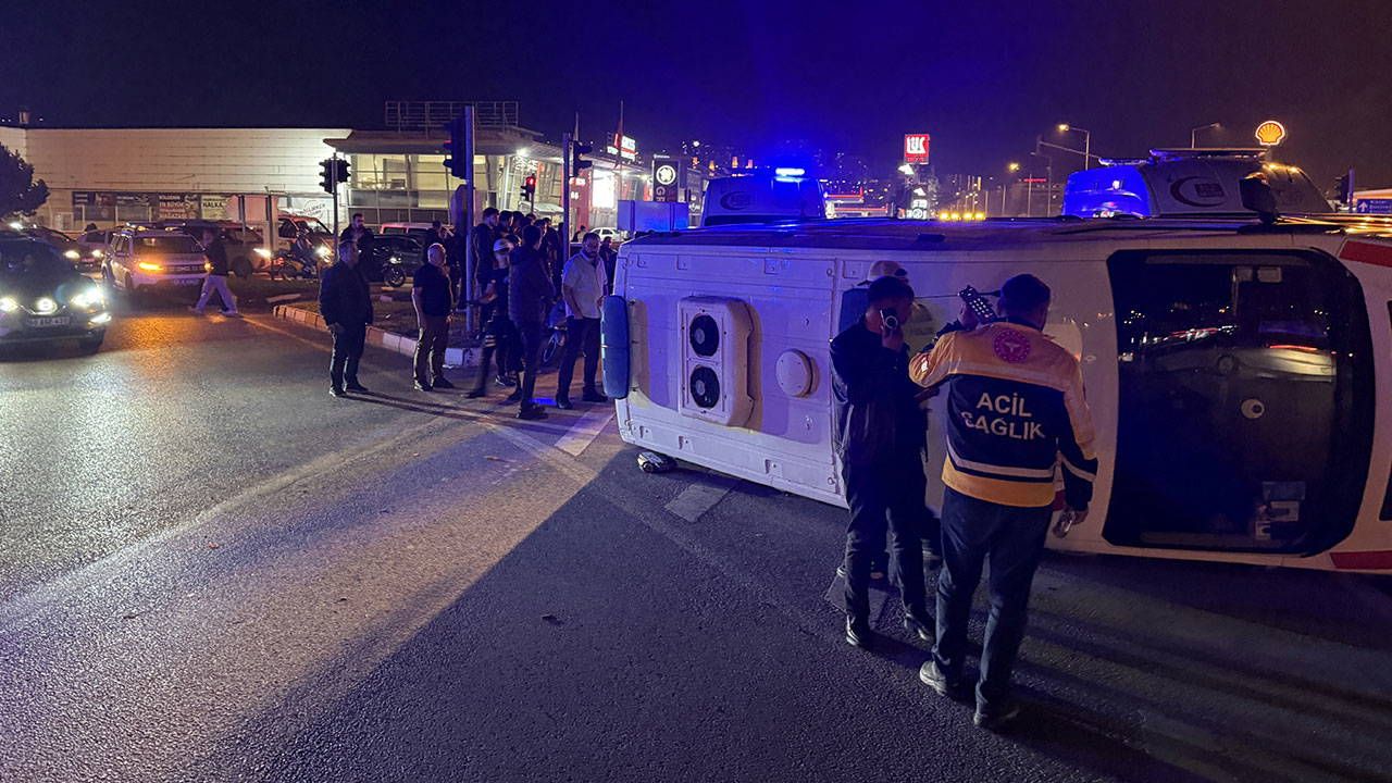 Tokat’ta Korkutan Kaza: 3 Sağlık Personeli Yaralandı!
