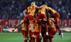 Galatasaray, Trabzonspor'u 2-0 yenerek Şampiyonluk Yolunda Öne Geçti