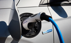 Plug-in Hibrit Skandalı: "Çevre Dostu" Araçlar Gerçekten Temiz Mi?