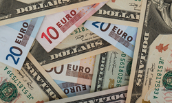 Bayram öncesi dövizde durum hareketli: Dolar ve euro rekora koşuyor