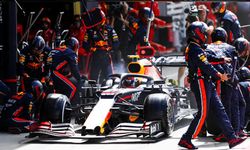 En son 2023'te yenilenen, Formula 1'de "pit stop" yapan bir aracın dört lastiğinin çıkarılıp takılması rekoru kaç saniye