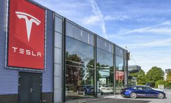 Elon Musk, Tesla'nın kilit ismini görevden aldı