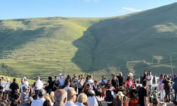 Ardahan’da Atatürk Silüeti, Şenliklerde Sevinçle Karşılandı