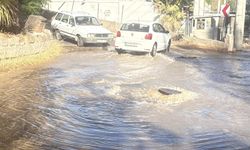 Bodrum’da su hattı patladı: Tonlarca su boşa aktı, yol trafiğe kapandı