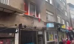Bursa’da apartman yangını: Alevlerin arasından böyle kurtarıldı