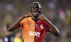 Galatasaray ile anlaşan Victor Osimhen’in İstanbul’a geleceği saat belli oldu