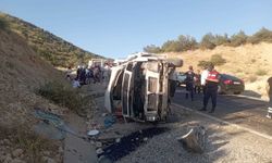 Adıyaman’da tarım işçilerini taşıyan minibüs devrildi: 23 yaralı