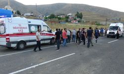 Erzurum’da feci kaza: Otomobil refüje çarptı, 1 ölü 1 yaralı