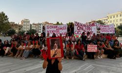 Lüleburgaz’da hayvanseverlerden belediye önünde 3 günlük oturma eylemi