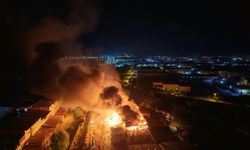 Samsun’da kereste fabrikası alev topuna döndü