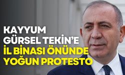 Kayyum Gürsel Tekin’e CHP İstanbul İl binası önünde yoğun protesto