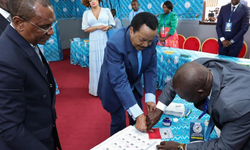 43 Yıldır İktarda Olan Lider Yeniden Seçilebilir! Kamerun’da Demokrasi Sorgulanıyor