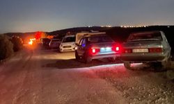 Devrilen otomobilin altında kalan sürücü yaşamını yitirdi