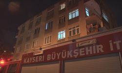 Kayseri’de 54 yıllık binada fayanslar çatladı, panik yaşandı