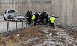 Konya'da otomobil yol kenarına uçtu: 1 ölü, 1 yaralı