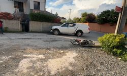 Düzce’de kamyonetle motosiklet çarpıştı: 2 öğrenci ağır yaralı