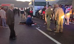 Van-Hakkari yolunda feci kaza: Aynı aileden 2 ölü, 5 yaralı