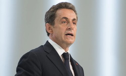 Eski Fransa Cumhurbaşkanı Nicolas Sarkozy cezaevine girdi