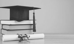 Sahte diploma soruşturmasında iki kişi yurt dışına kaçtı