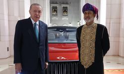 Umman Sultanı Heysem bin Tarık’a Kırmızı Togg Hediye Ettik