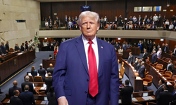 Trump İsrail Meclisi’nde konuşma yaparken protesto edildi