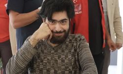 3 yıldır evdeydi: Barış Özbay arkadaşı için dışarı çıktı!