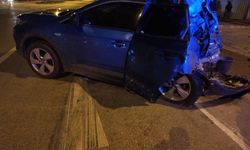 Balıkesir’de otomobil tıra çarptı: 1 ölü, 1 yaralı