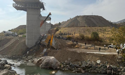 Diyarbakır’da köprü inşaatında iskele çöktü: 3 ölü, 2 yaralı