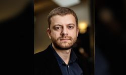 Tutuklanan akademisyen Emrah Gülsunar ilk duruşmada tahliye edildi