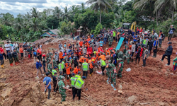 Endonezya’da heyelan felaketi: 6 ölü, 17 kayıp