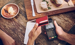 Kafe ve restoranlara yeni düzenleme: Zorunlu servis ücreti uygulaması son bulacak