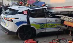 Manisa’da polis aracı TIR’la çarpıştı: 1 şehit, 1 ağır yaralı