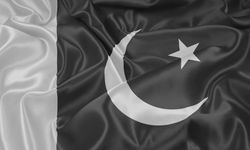 Pakistan’da otobüs ile LPG tankeri çarpıştı: 5 ölü, 4 yaralı