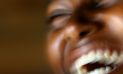 Tanzanya’da 18 ay süren gülme salgını