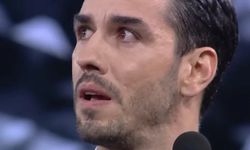 GQ gecesinde Aras Aydın'dan duygu dolu konuşma