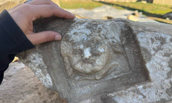 Bartın'da arkeolojik keşif: Amastris Antik Kenti'nde gülümseyen Medusa figürü bulundu