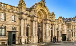 Elysee Sarayında binlerce euroluk soygun!