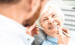 MHP teklif verdi: Emekliye implant ücretsiz olsun