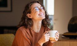 Sabahları bilmeden yaptığınız bu hatalar gününüzü mahvediyor!