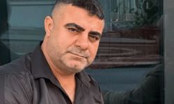 Adana’da mekandan atılan müşteri geri gelerek solisti vurdu