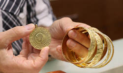 Altın haftayı düşüşle kapatmaya hazırlanıyor